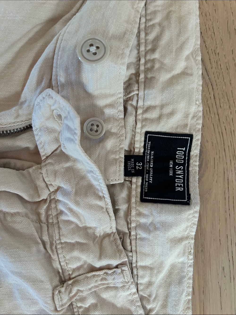 Todd Snyder Cream Men's Flat Front Casual Shorts - Picture 2 of 4